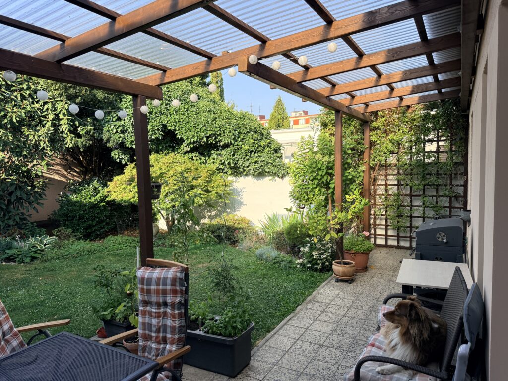 Pergola u bungalovu